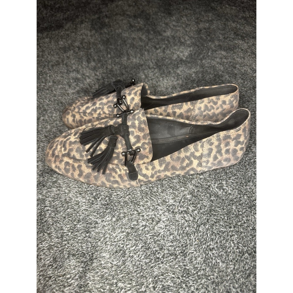 Clarks Womens 9.5 Leopard Print Loafers Tassel Flats Animal Print Slip On